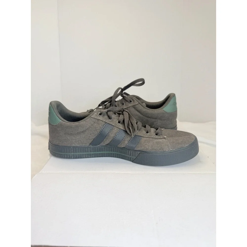 Adidas Daily 3.0 Sneakers Mens 9.5 Grey Excellent Canvas Low Top GY2245